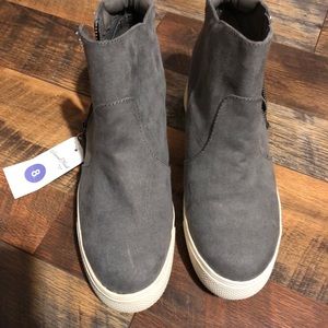 Size 8 platform grey sneakers